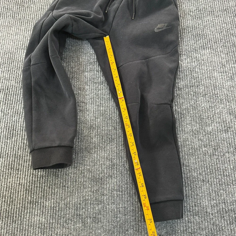 Nike Boys Tech Fleece Joggers M Black Tapered Athletic Sweatpants